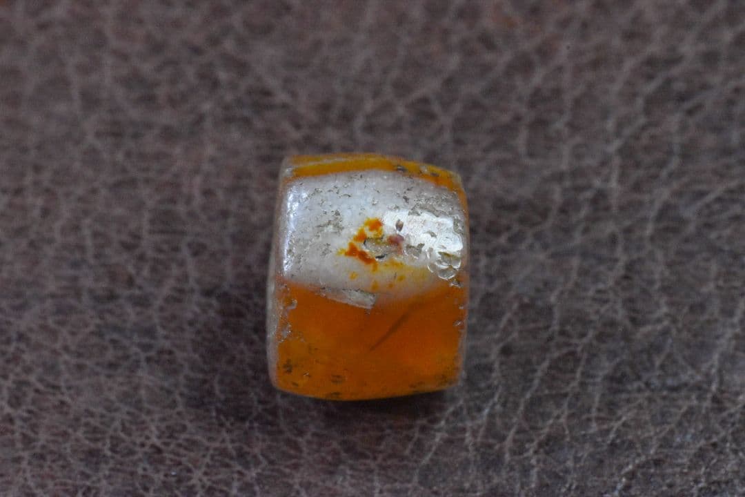 西アフリカ産 カーネリアンビーズ ブラッドスポット付き