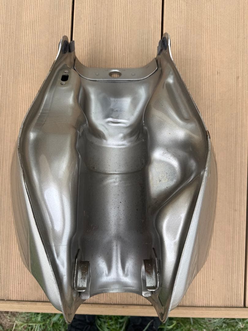 ヤマハ TW タンク シルバー