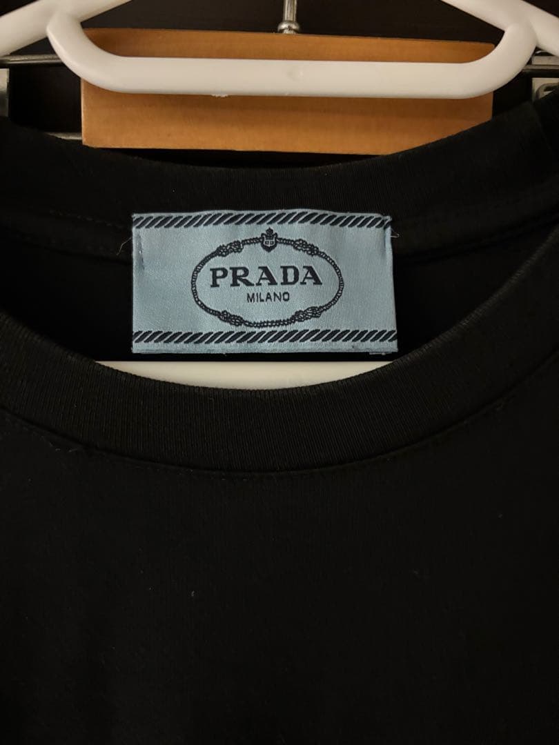PRADA ブラック Tシャツ