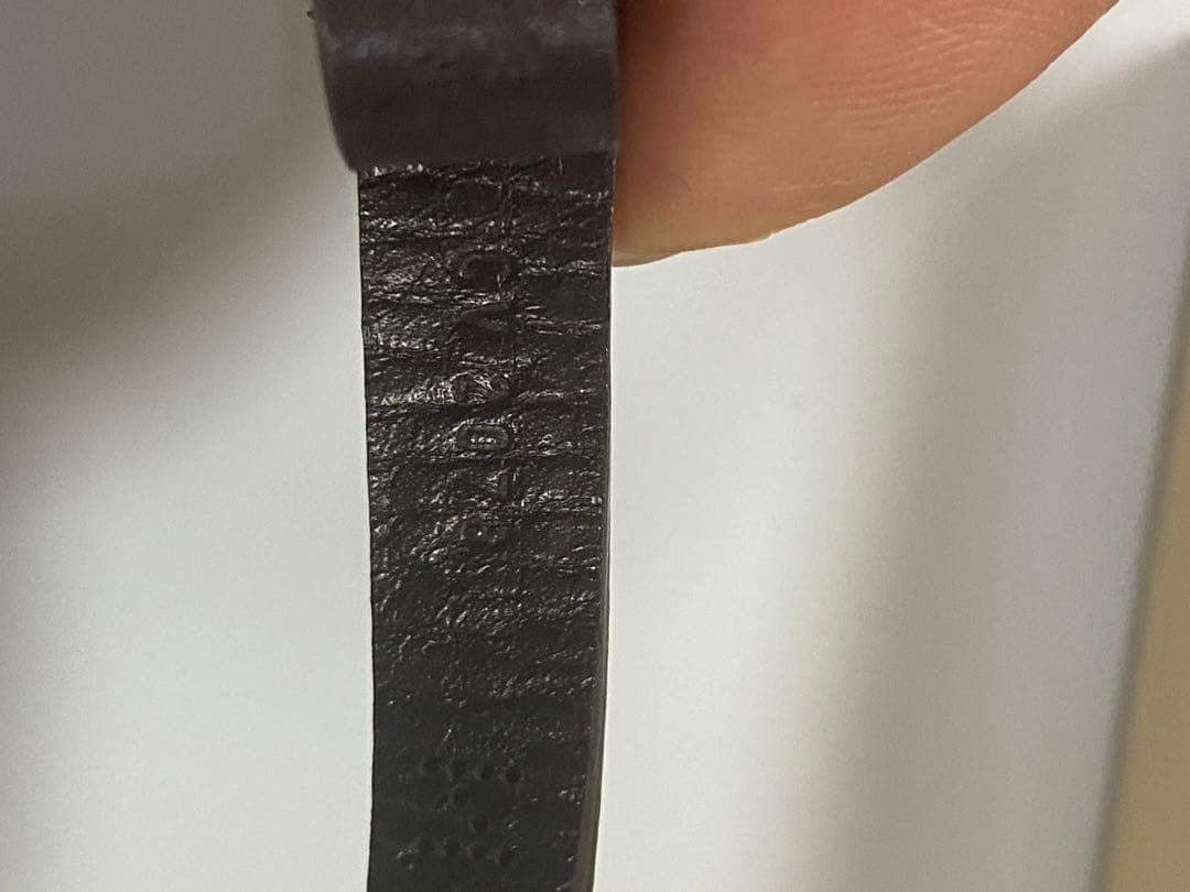 68【美品】ルイヴィトン パンチングレザー ネックストラップ 携帯ストラップ