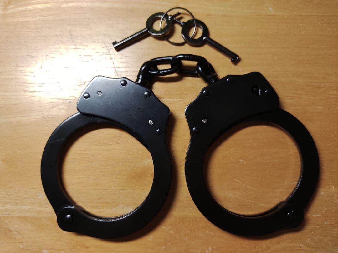 本物手錠 ブラック 鍵2本 収納ケース付き