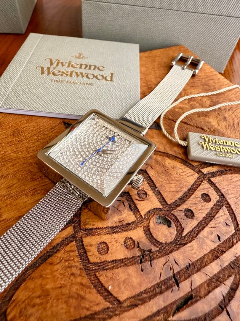 お箱付VivienneWestwood オーブ/クリスタルキューブウォッチ