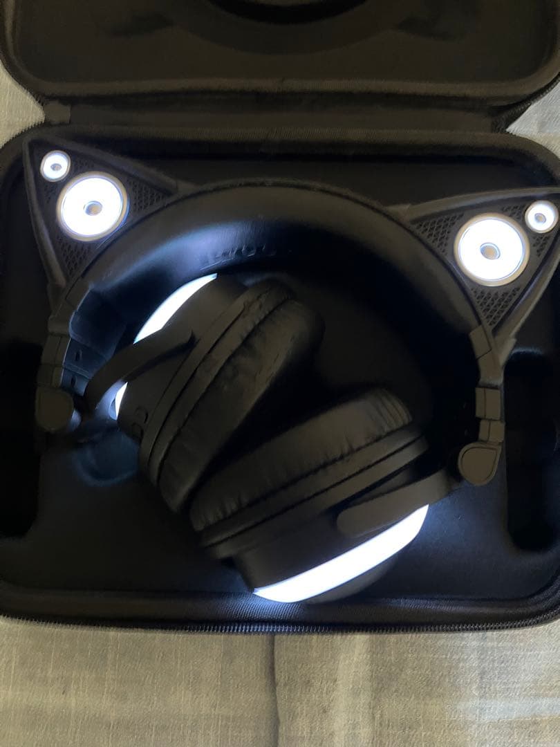 Brookstone Cat Ear Headphones 第二世代