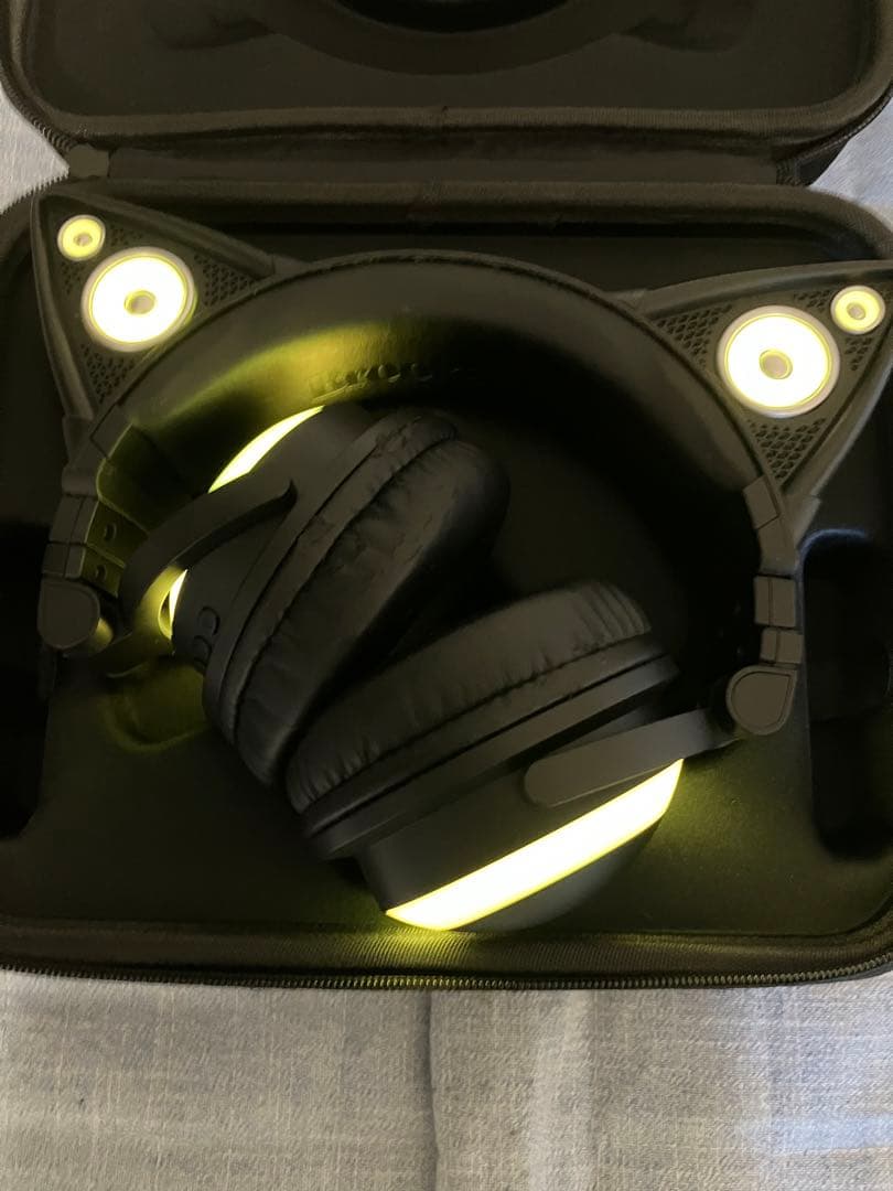 Brookstone Cat Ear Headphones 第二世代