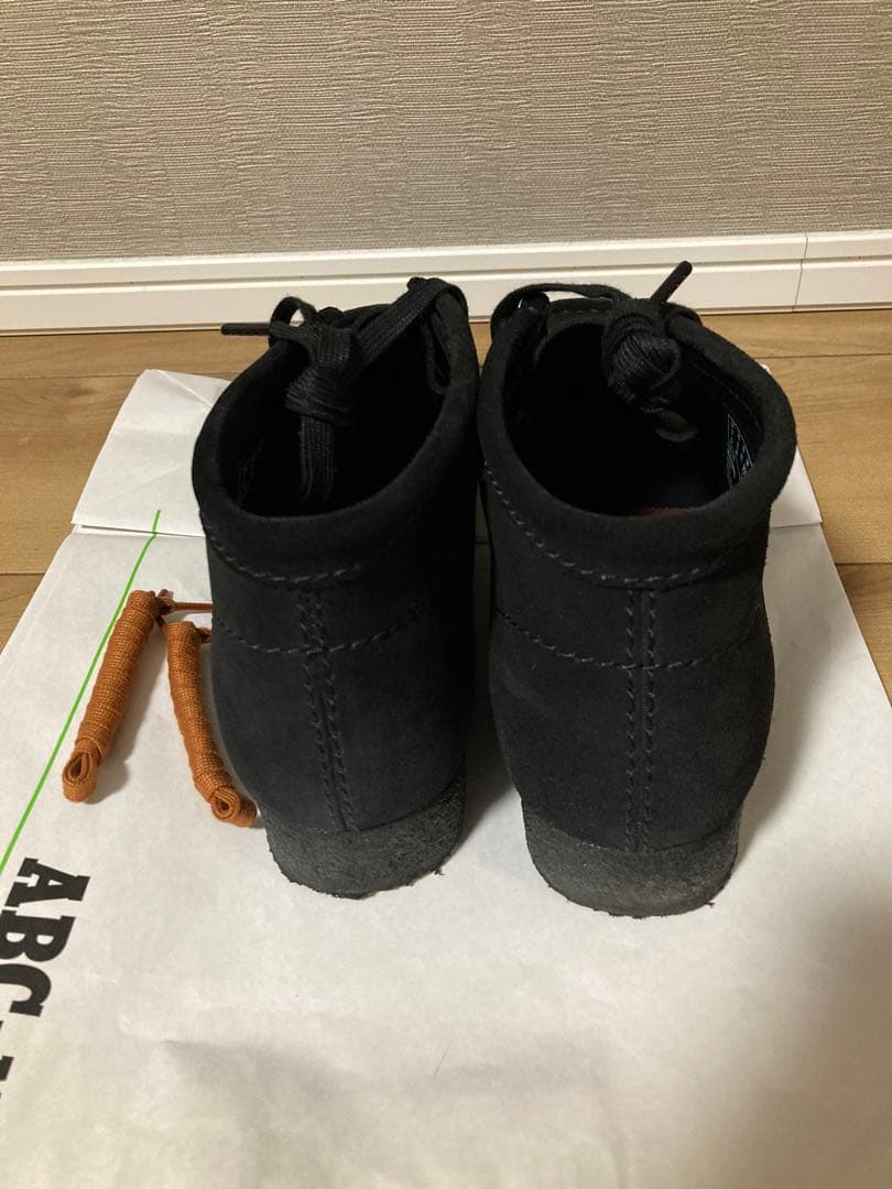 ド*ン様 CLARKS 黒 メンズ　ワラビーブーツ