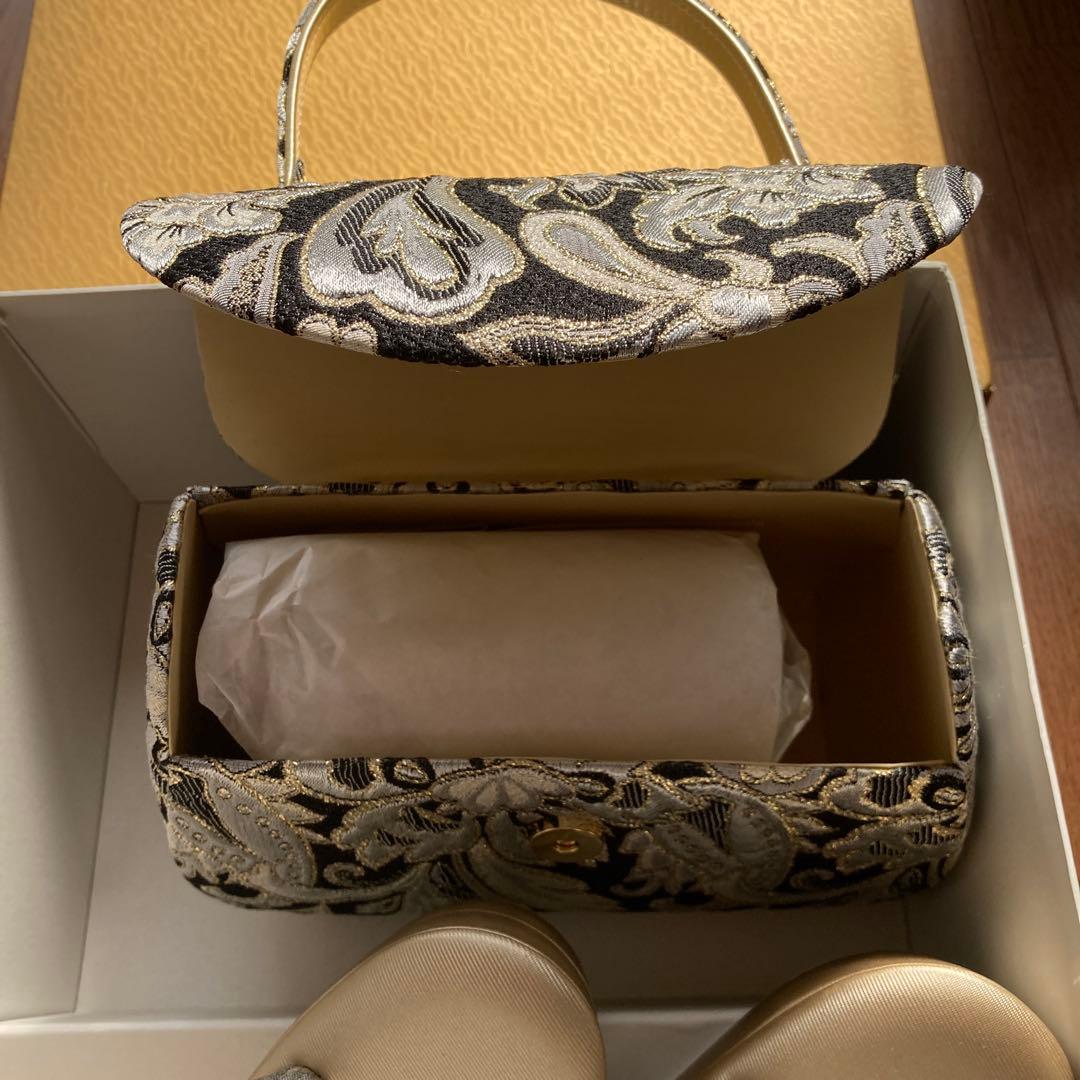 新品未使用ゴールドとブラック和装用バッグ草履セット