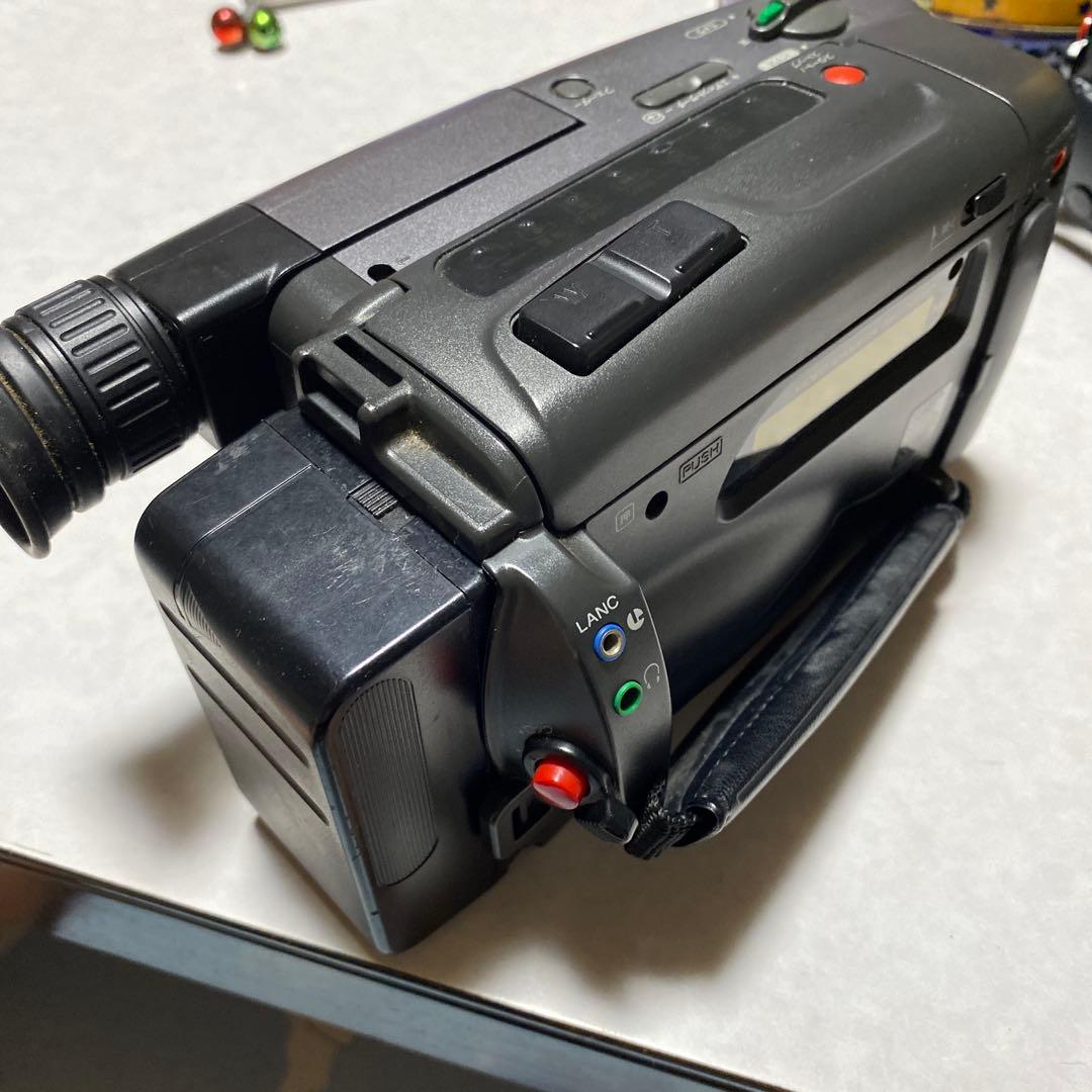 SONY videoHi8 Handycam CCD-TRV60 ②