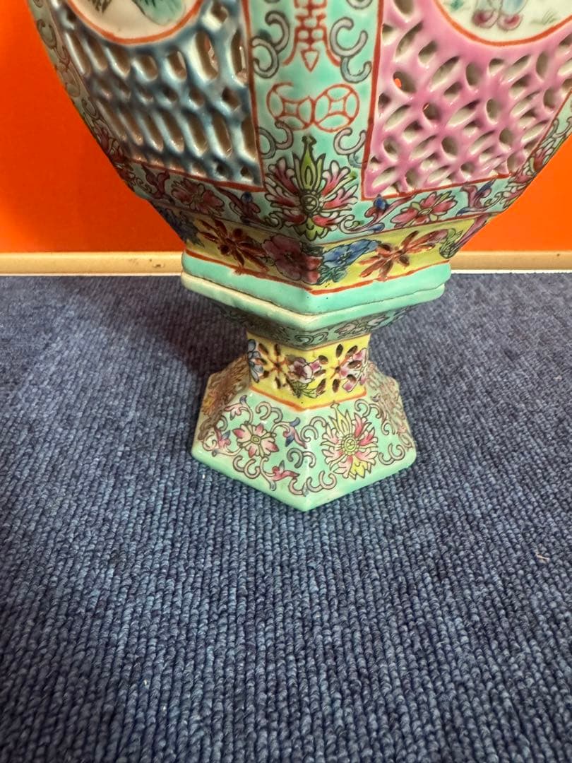 1755 中国骨董　乾隆年製銘　人物花柄文　置物　時代物