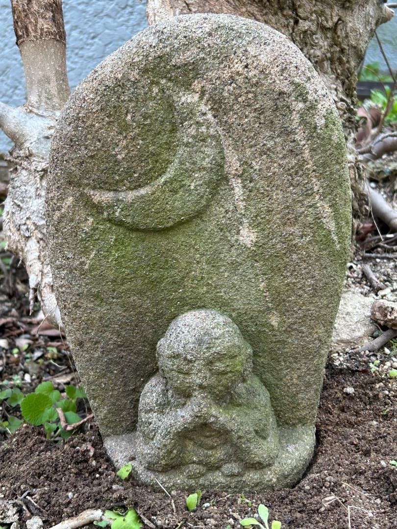 地蔵菩薩と思われる石仏