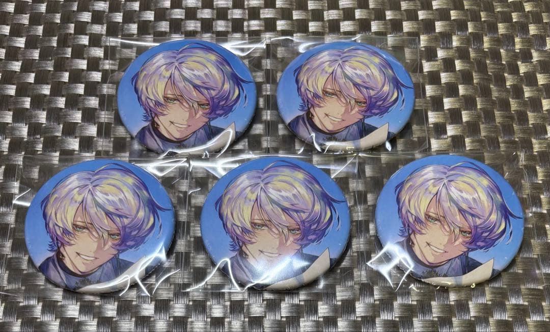 クロードクローマーク 誕生日缶バ