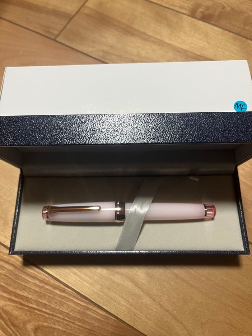 新品未使用 久保桜ブルームピンク 万年筆 中細 MF