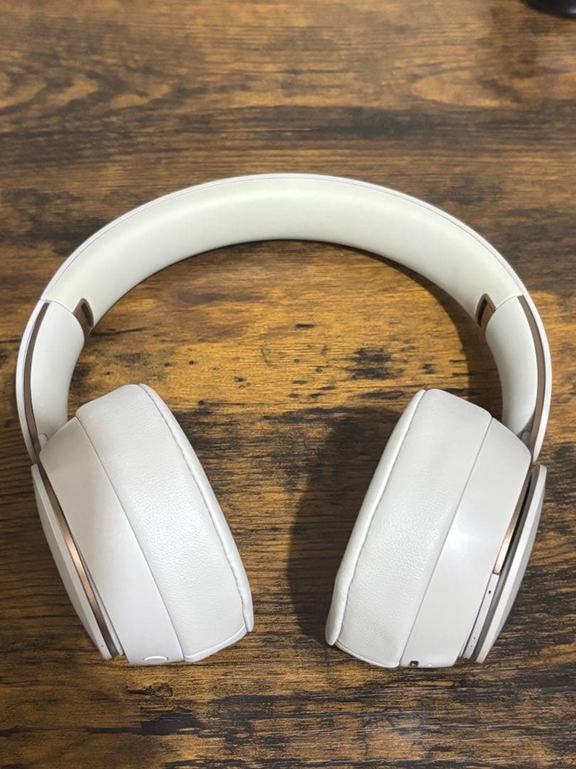 ヘッドホン Beats solo pro