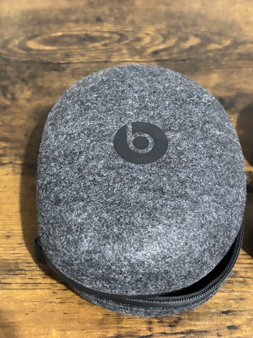 ヘッドホン Beats solo pro