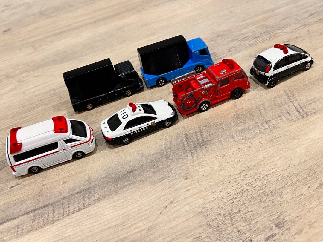 トミカ　テコロジー　4D まとめ売り　パトカー　消防車　救急車　ADトラック