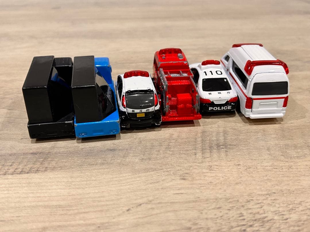 トミカ　テコロジー　4D まとめ売り　パトカー　消防車　救急車　ADトラック