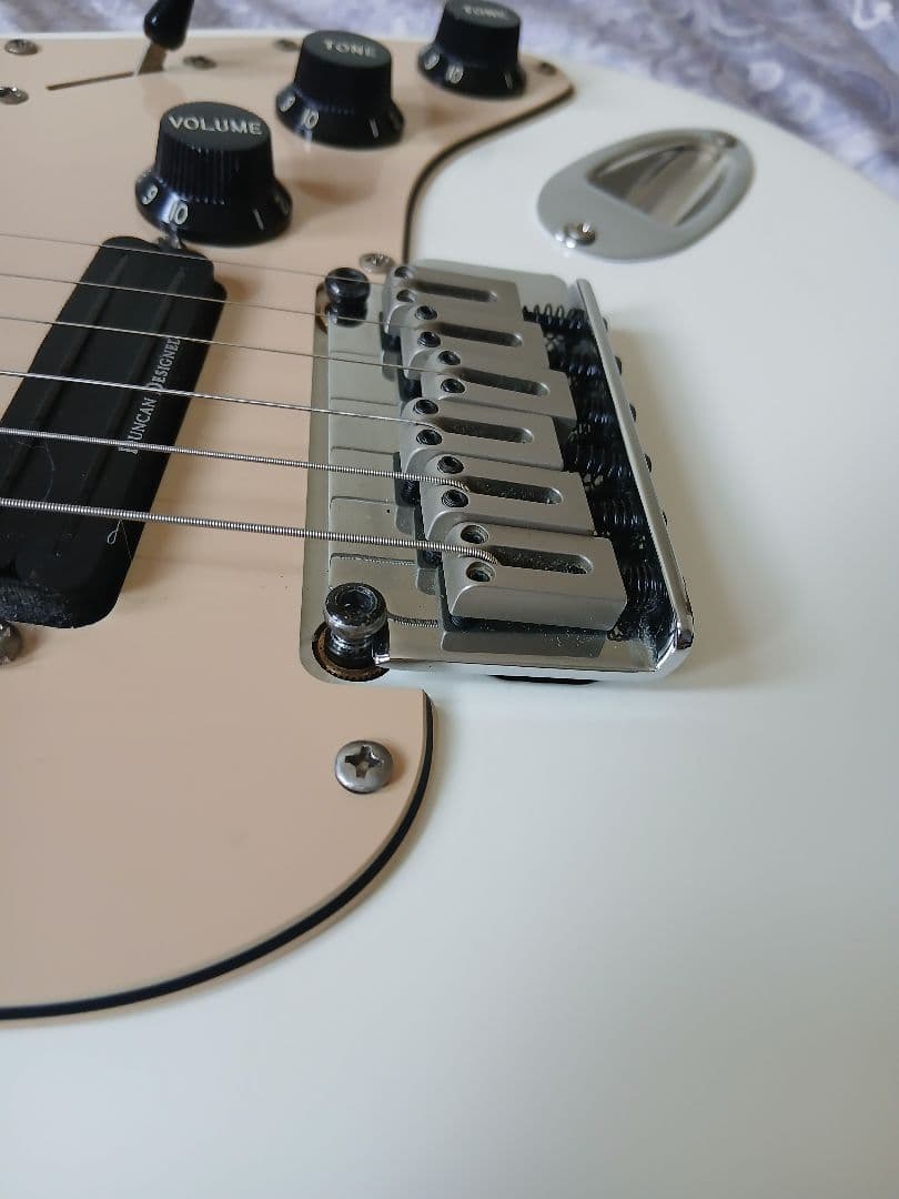 ギター Squier Deluxe Hot Rails Stratocaster