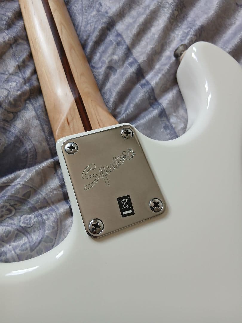 ギター Squier Deluxe Hot Rails Stratocaster