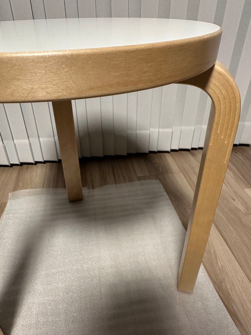 artekアルテックスツール60Stool3本脚ホワイト ラミネート2024年製