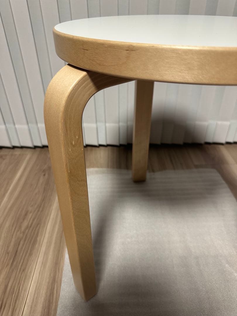 artekアルテックスツール60Stool3本脚ホワイト ラミネート2024年製