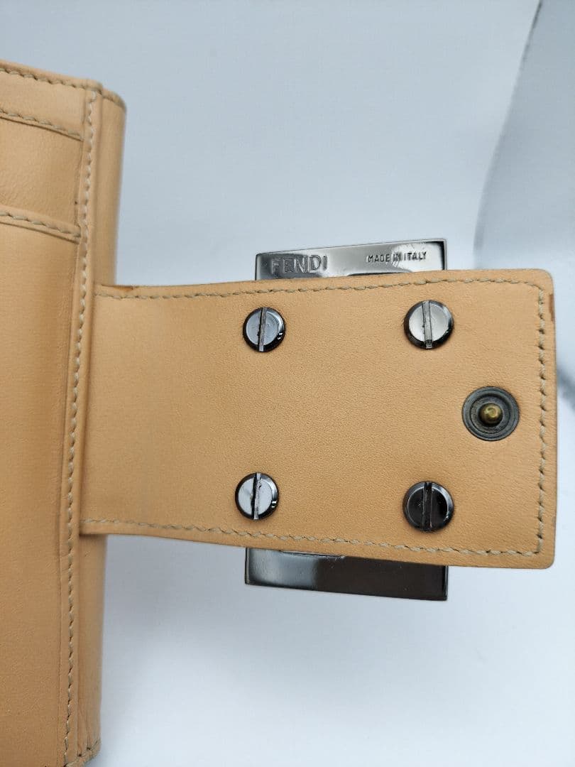 【最終値下げ】Fendi 二つ折り財布 ベージュ キャンバス/レザー