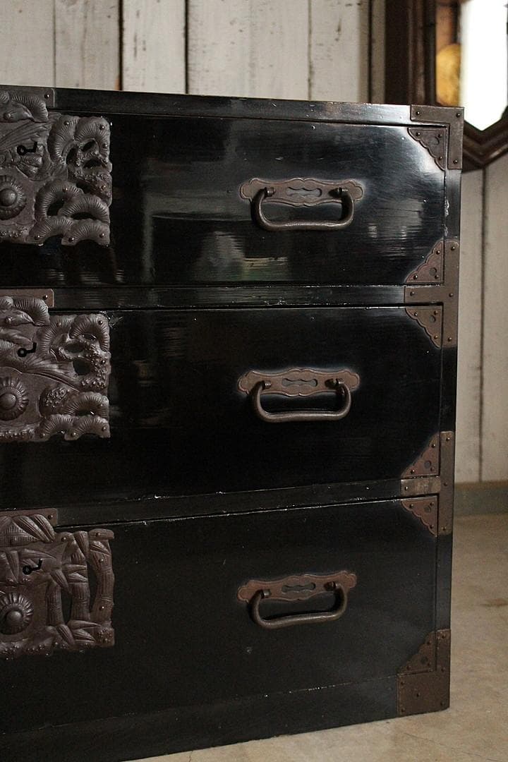 綺麗な打ち出し金具庄内箪笥　3段　タンス　収納　古家具　古民家　時代家具