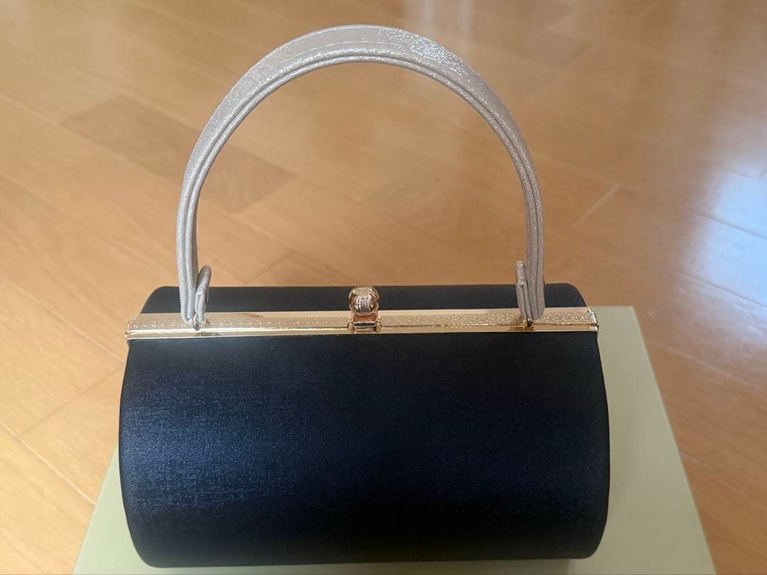 円筒形ハンドバッグ 草履セット金黒　振袖