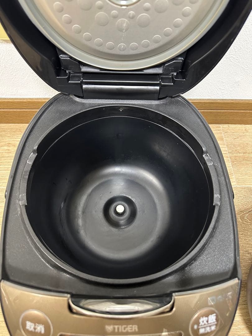 TIGER 炊飯器 5.5合 IH炊きたて JKT-M100 2020年製