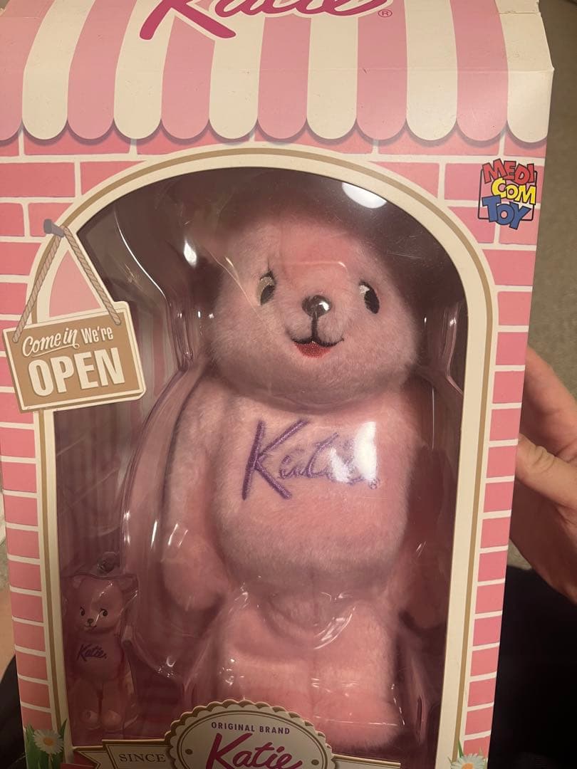 【レア品・完売品】ベアブリック　ケイティ