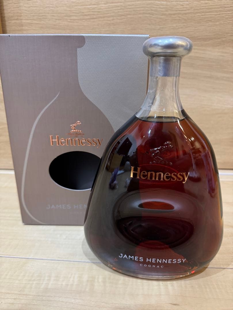 HennessyのJames Hennessyコニャック、ボックス入り　未開封