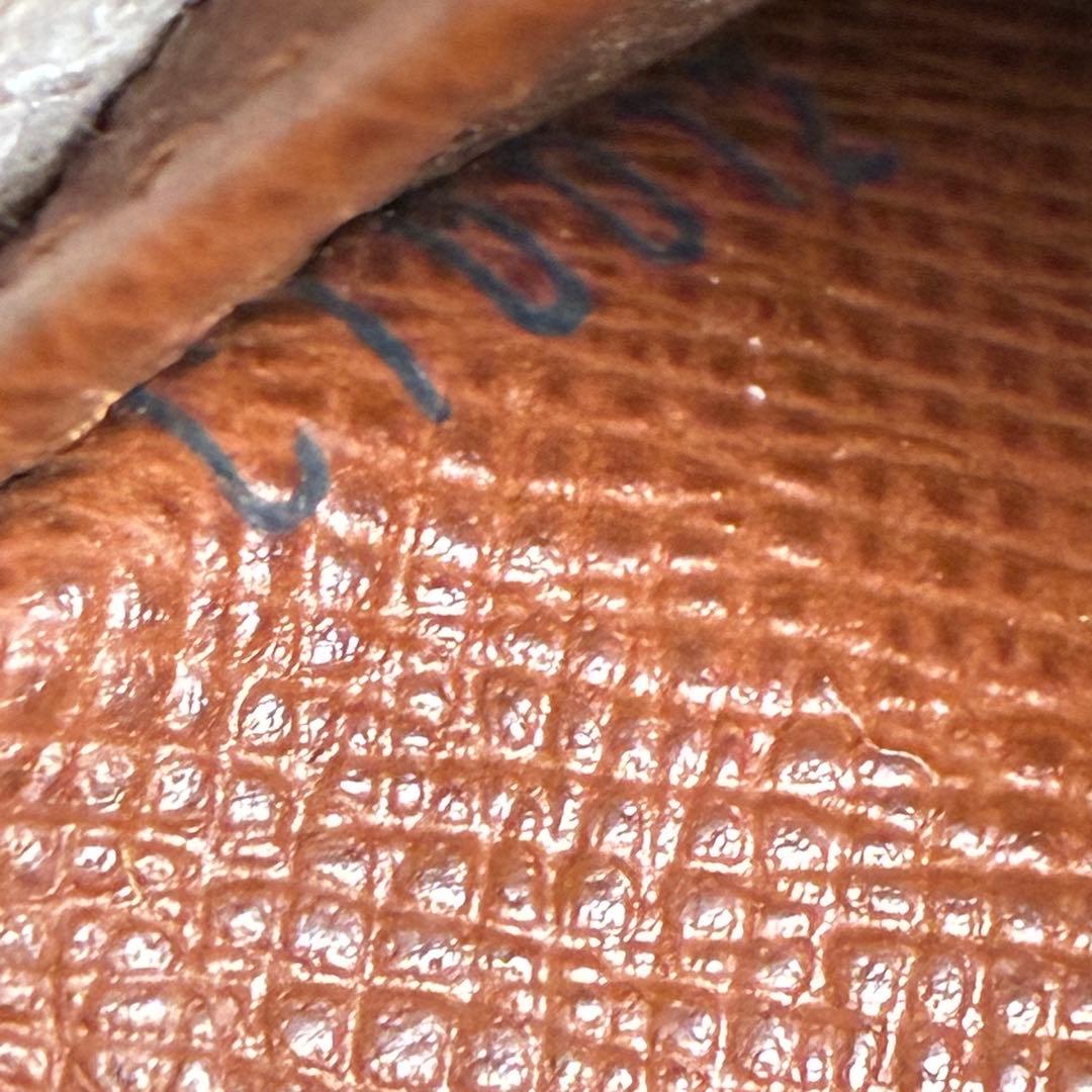 40 LOUIS VUITTON ルイヴィトン モノグラム 二つ折り財布　qj3