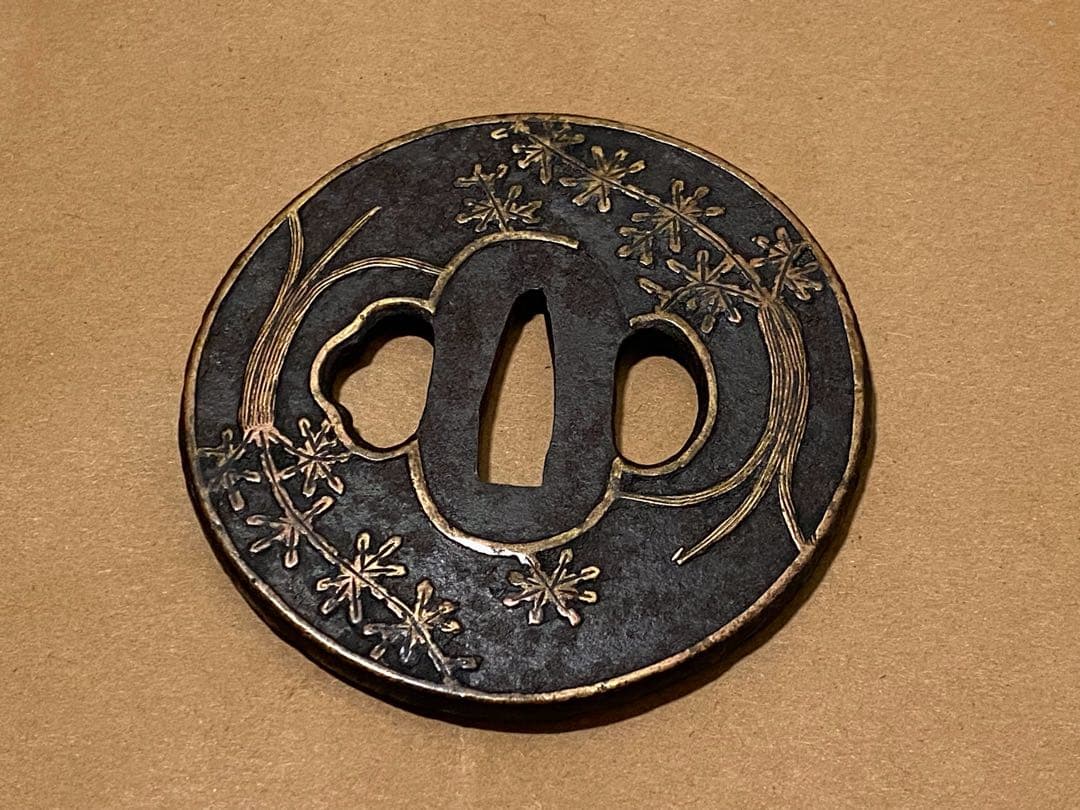 刀装具　鉄鍔　鐔　⑨ 武具　刀　大鍔