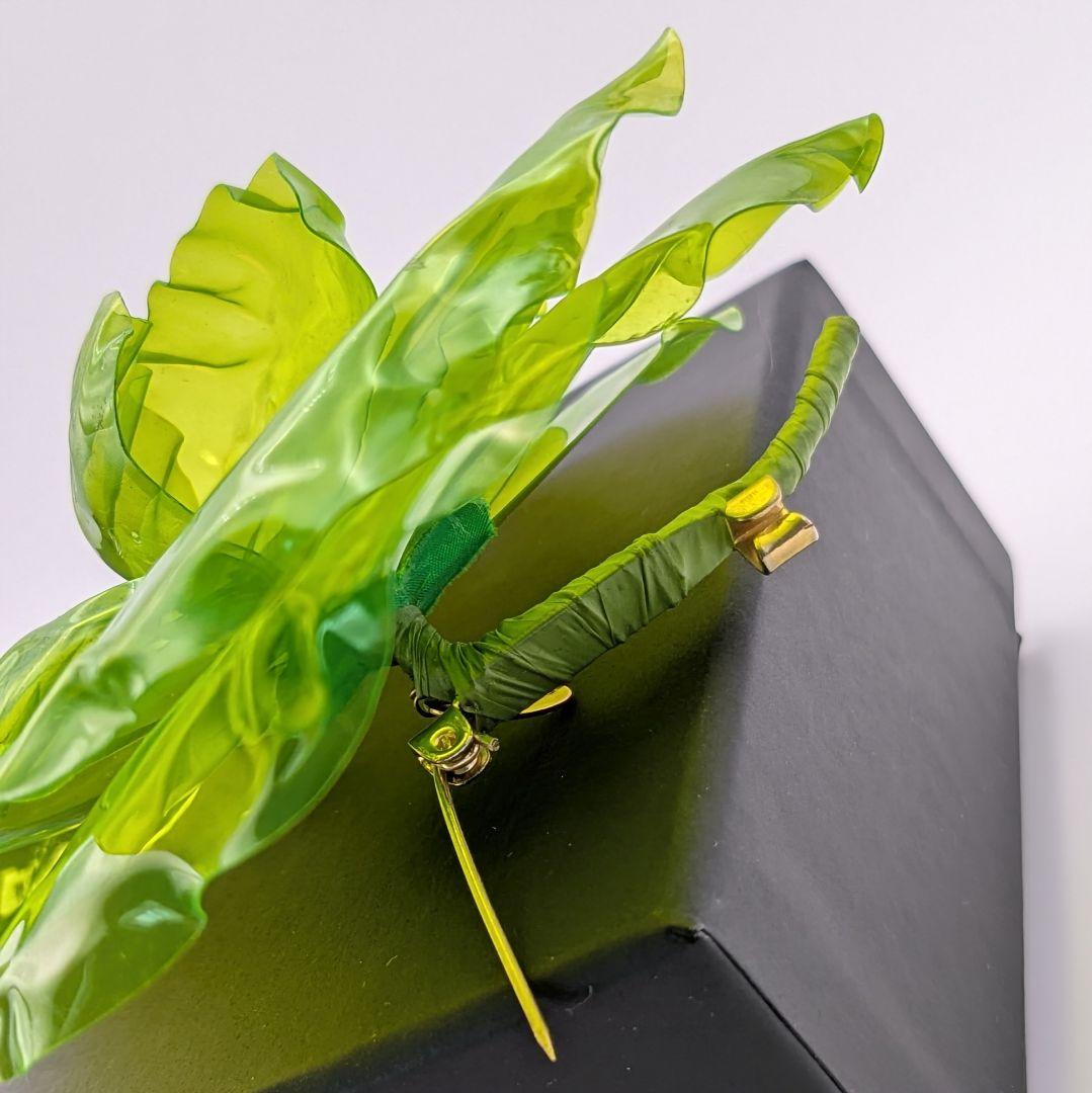 シャネル CHANEL カメリア プラスチック ブローチ コサージュ 箱付