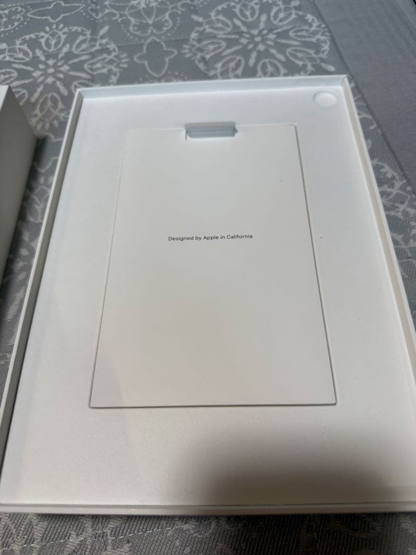 ☆iPad Air 5世代 超美品 付属品未使用☆