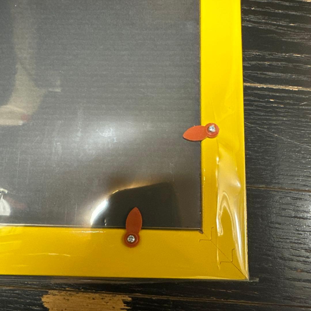 中森明菜　A2サイズ　カレンダー　ポスター　新品額装付き　イエロー