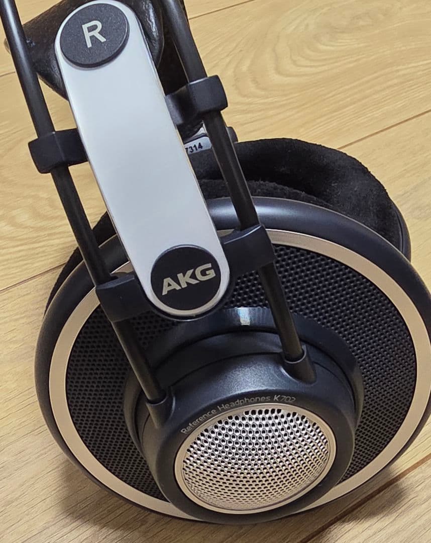 AKG K702 開放型ヘッドホン✨️交換用新品イヤーパッド付✨️