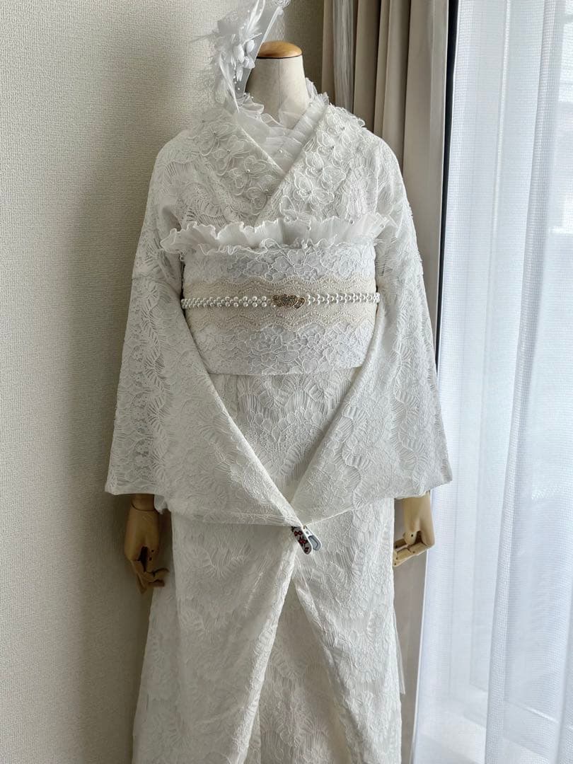 ホワイト レース振袖 パール付き帯