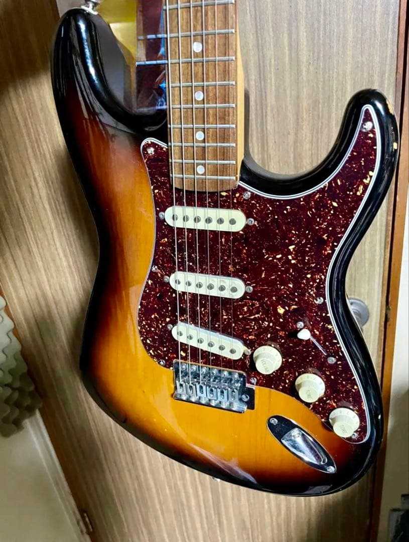 Squier ストラトキャスター by fender 難あり！