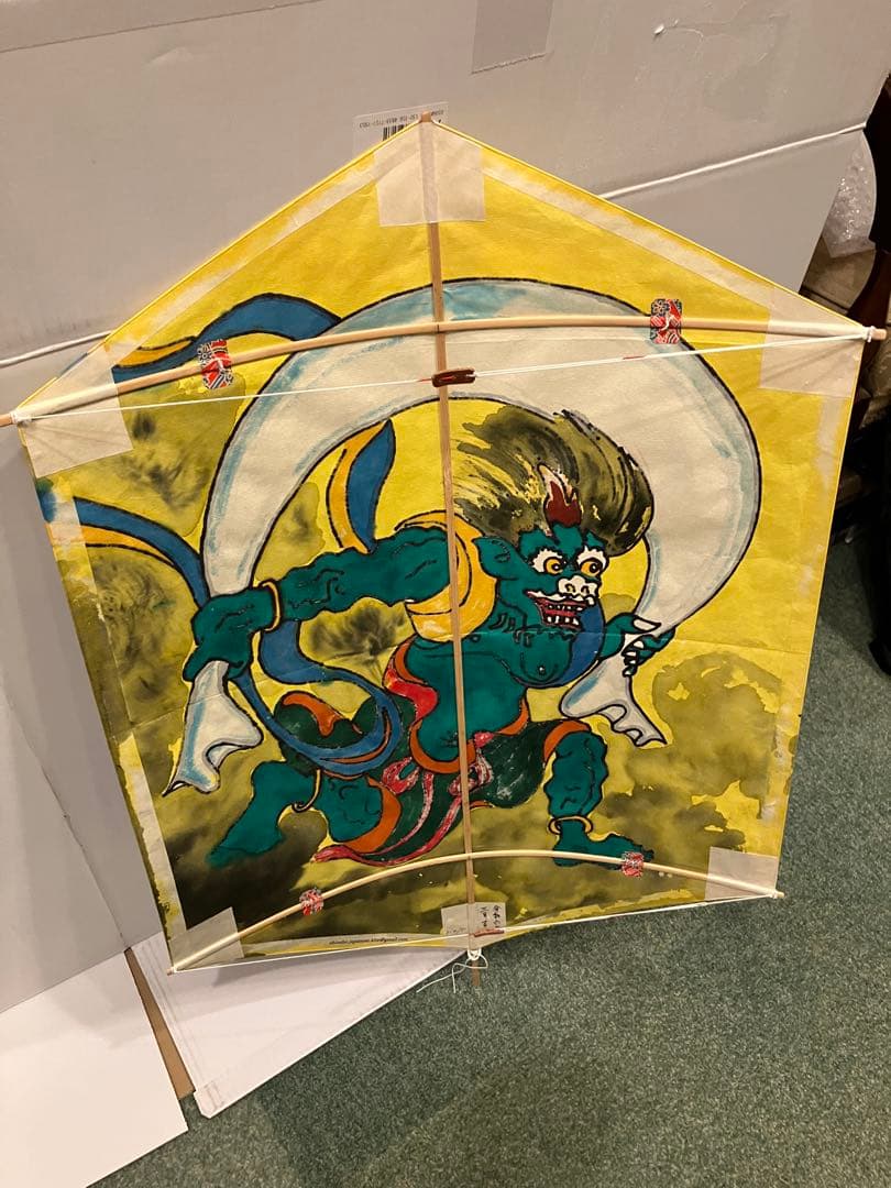 カイト　糸巻き付き　和凧　実際に揚がる　手描き日本の伝統六角凧　揚げ方説明書あり