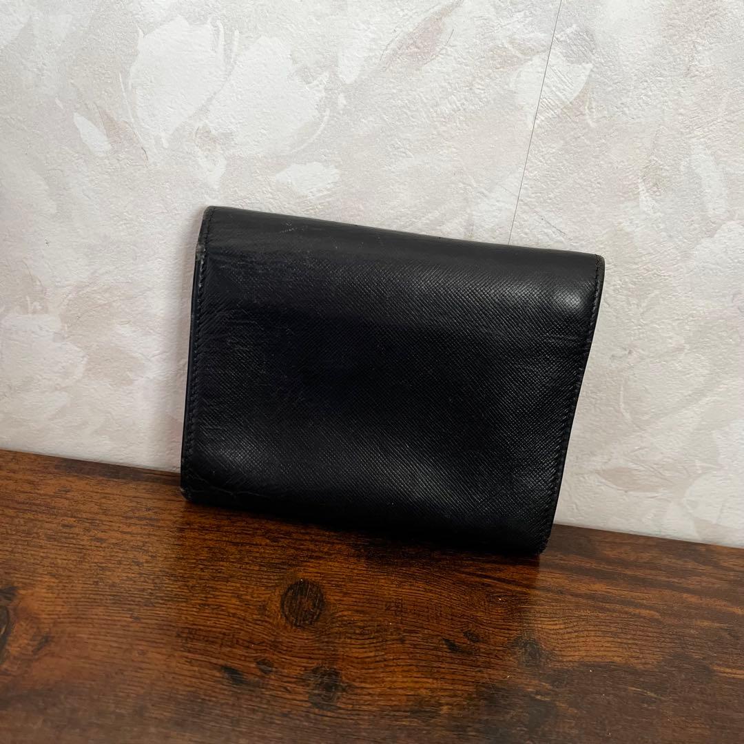 PRADA プラダ サフィアーノ レザー 三角プレート 三つ折り財布 ミニ財布