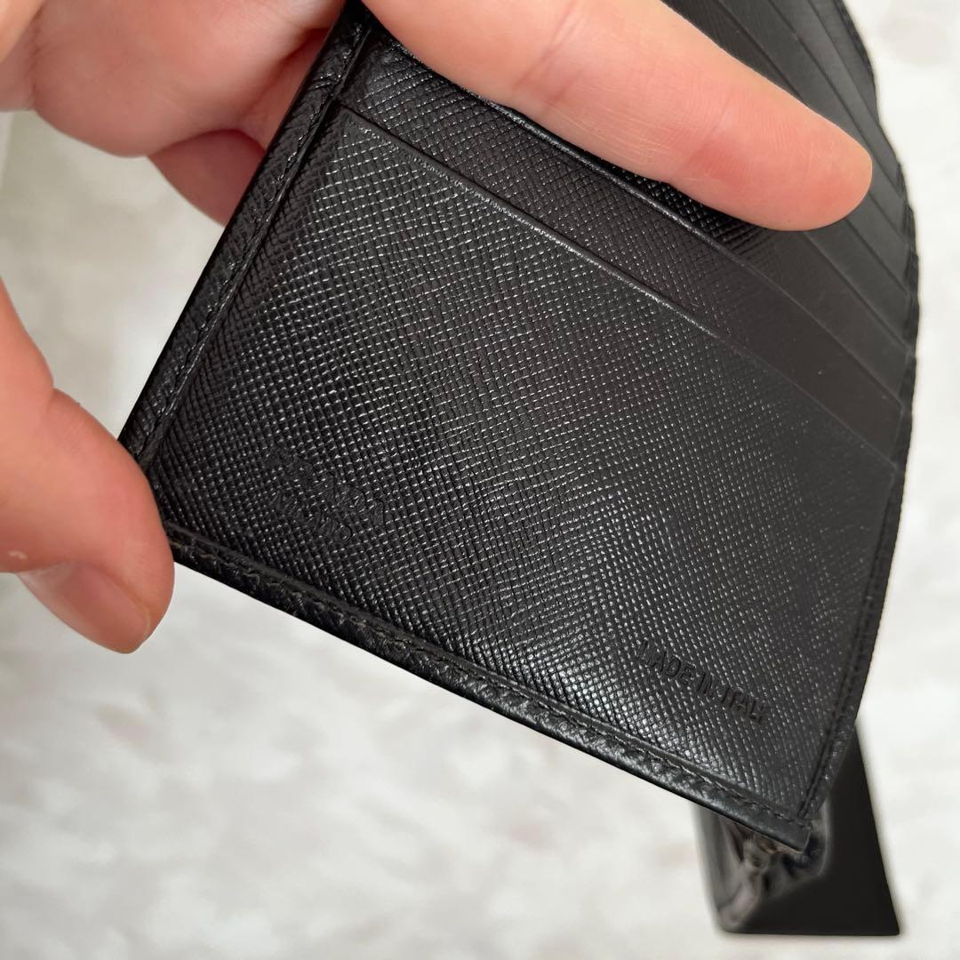 PRADA プラダ サフィアーノ レザー 三角プレート 三つ折り財布 ミニ財布