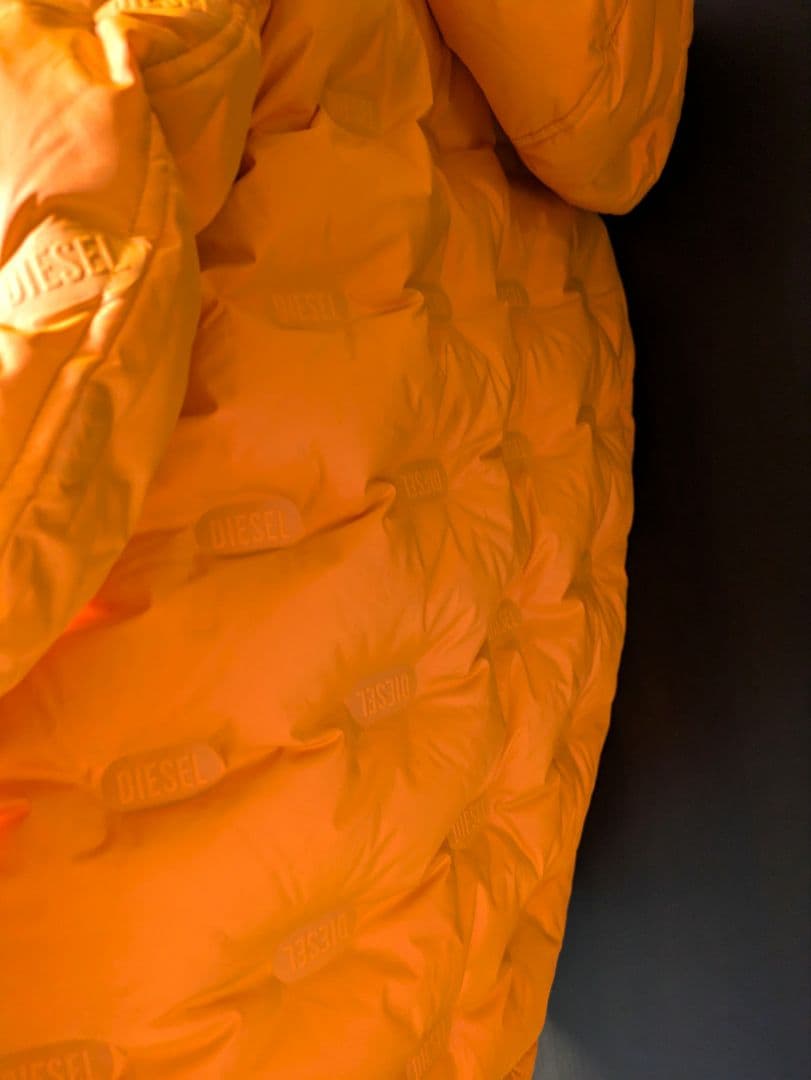 【新品同様】DIESEL オレンジ ダウンジャケット