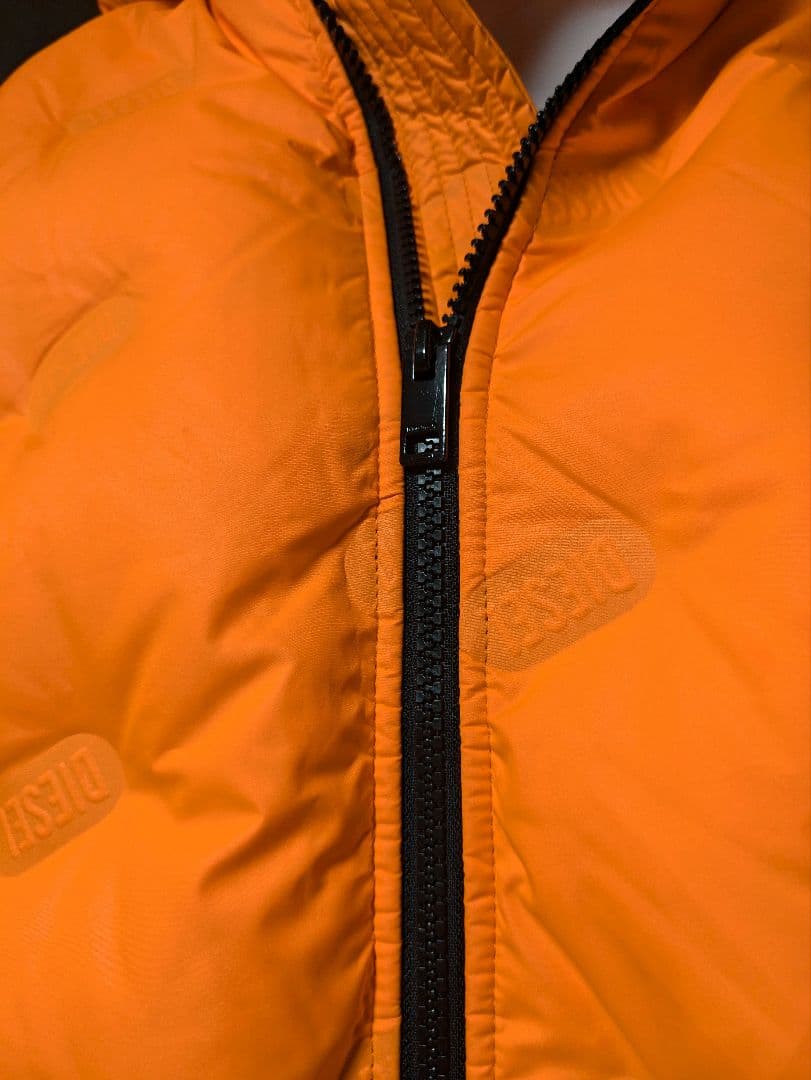 【新品同様】DIESEL オレンジ ダウンジャケット