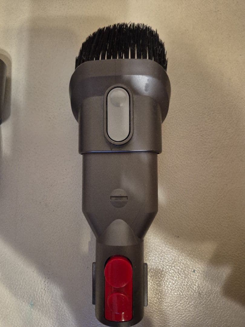 dyson v8 slim fluffy+ 本体、クリーナーヘッド、他セット