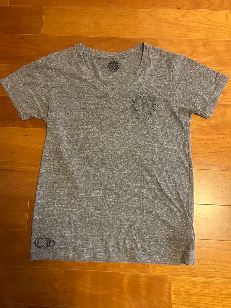 CHROME HEARTS グレー Vネック Tシャツ