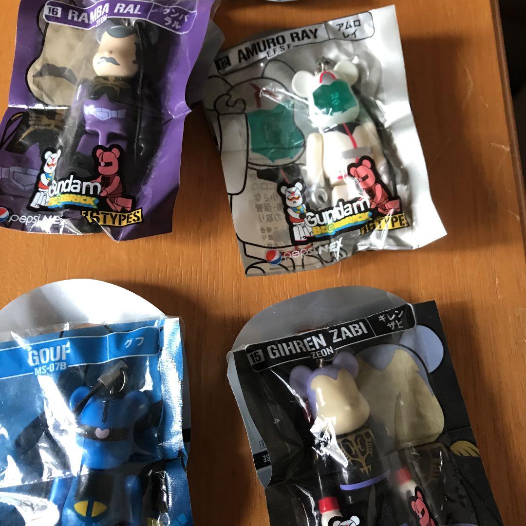 ペプシのおまけ　ガンダムベア　13個