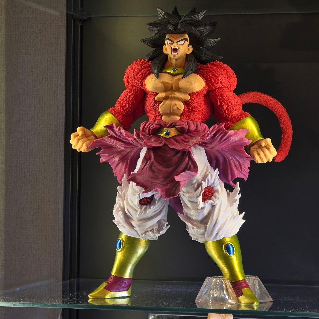 ブロリー（超サイヤ人4フルパワー）フィギュア