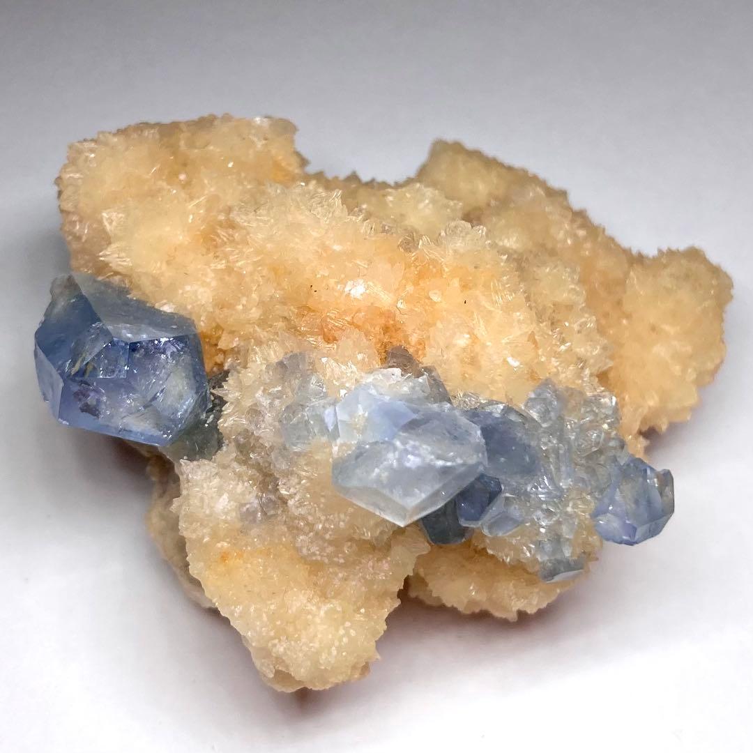 希少 セレスタイト 天青石 カルサイト 母岩付き 原石 鉱物 鉱石 宝石 標本