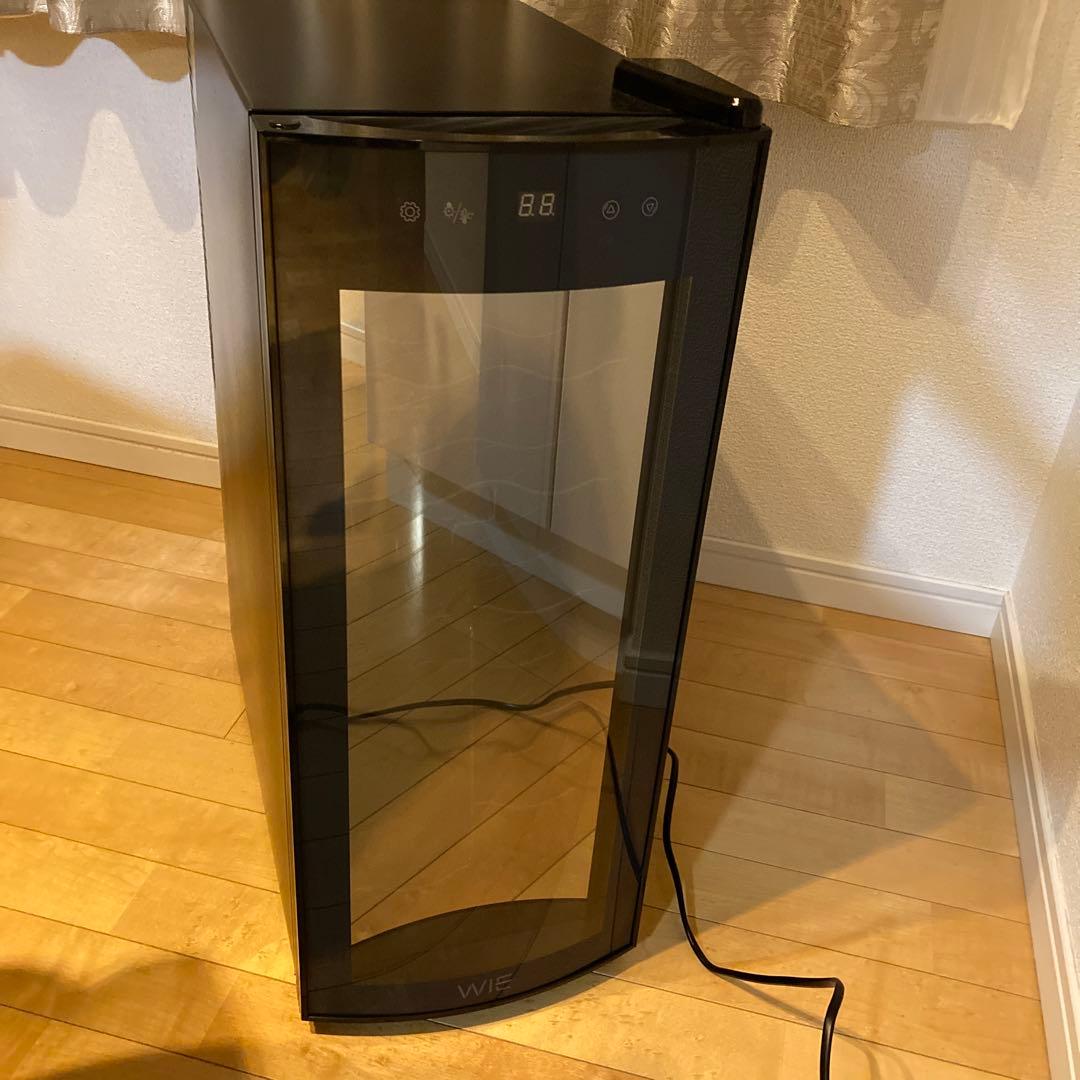 WIE ワインセラー　12本　グラスホルダー付き