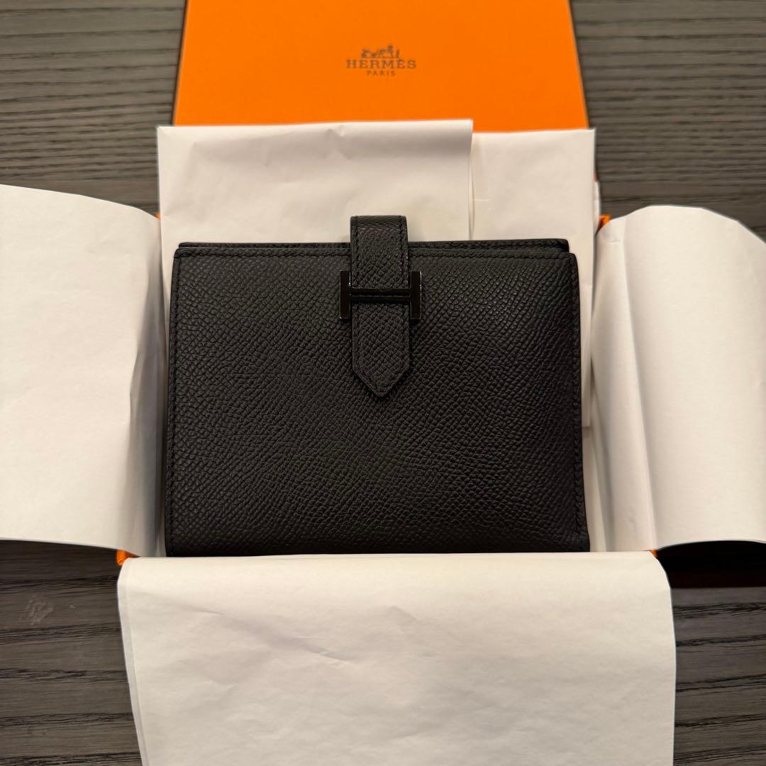 エルメス　HERMES ソーブラック ベアンコンパクト二つ折り財布 箱付き