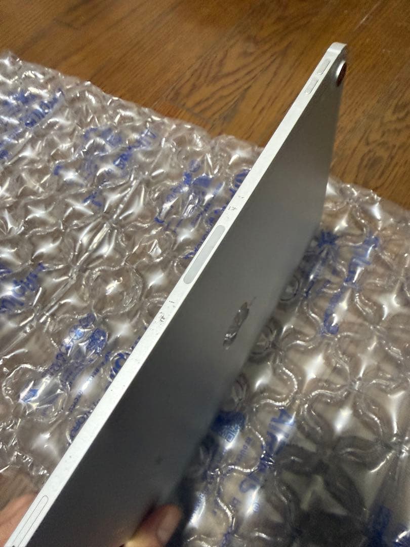 Apple シルバー 本体 iPadPro11インチ 第1世代 セルラーモデル